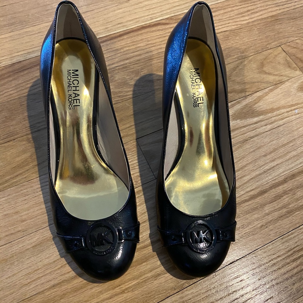 Michael Kors size 9 heels